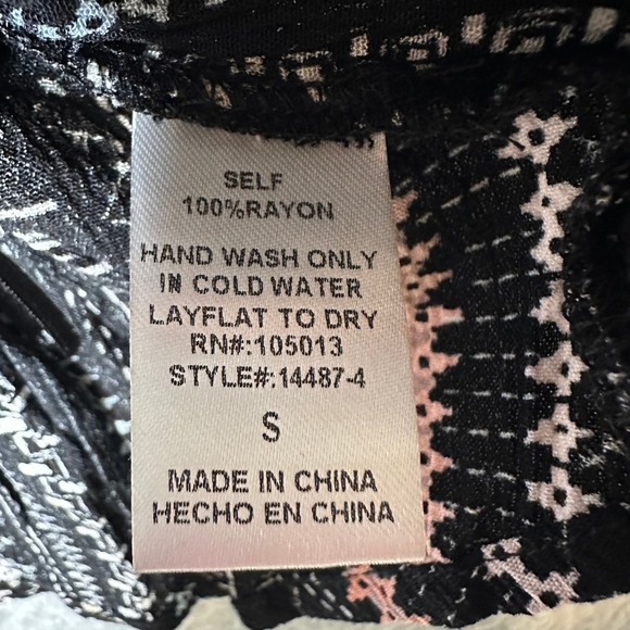 Savanna Jane Embroidered Bell Sleeve V Neck Tunic Top Black Floral Print Size S - Picture 5 of 8